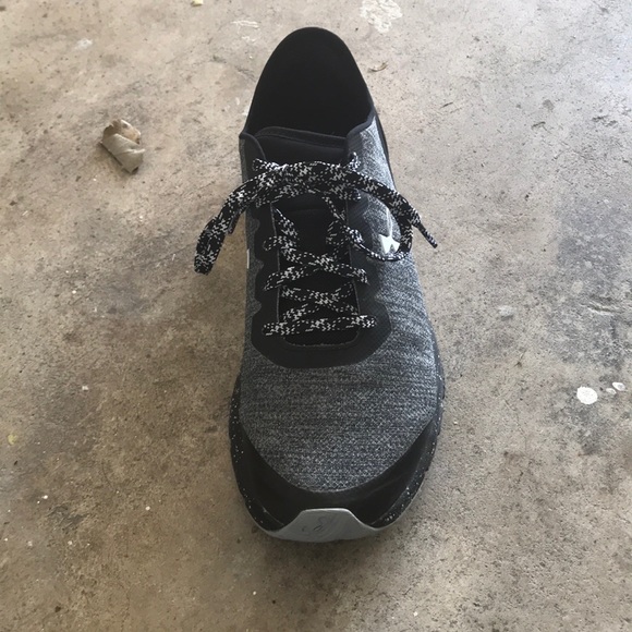 Under Armour tennis shoes - Picture 3 of 4